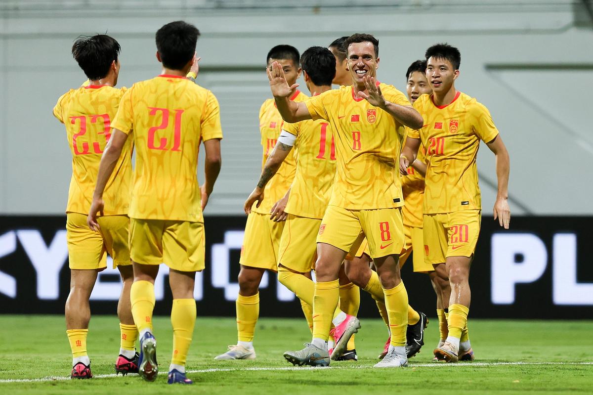 萨卡全场数据：替补18分钟1助攻1成功过人1关键传球，获评7分